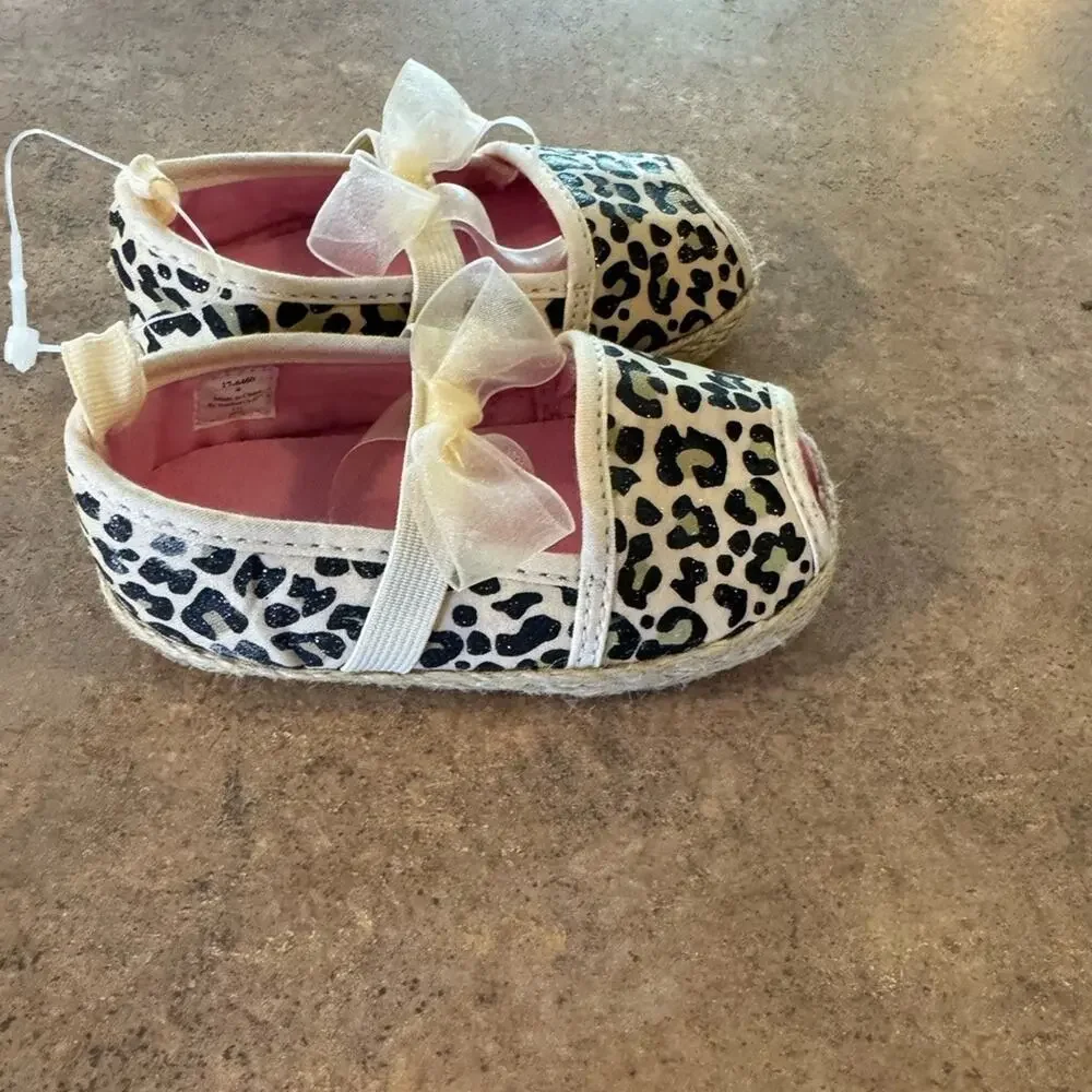 Leopard Print Peep Toe Infant Slip on Sandals with Bow, Size 4 NWOT